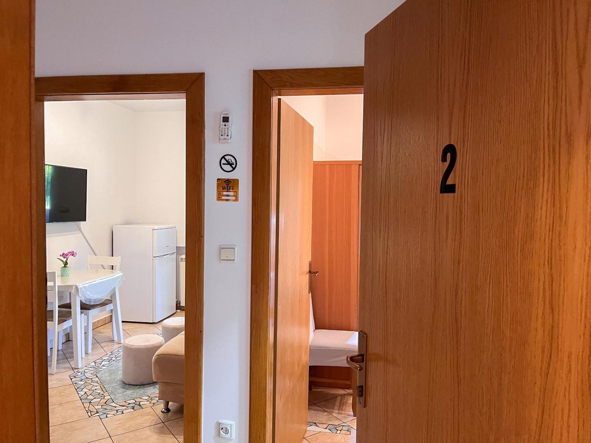 Apartman 2 Apartment Liznjan Exterior photo